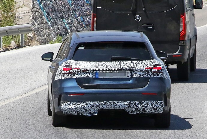 2022-mercedes-benz-a-class-spied-time-for-the-hatch-to-go-under-the-knife_24