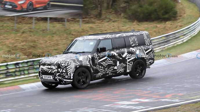 land-rover-defender-130-side-view-spy-photo (1)
