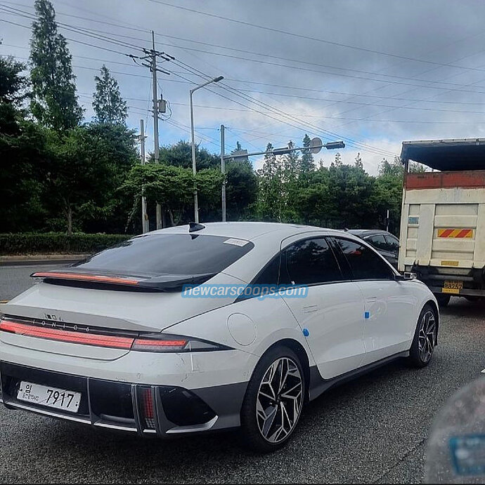 2022 IONIQ 60001