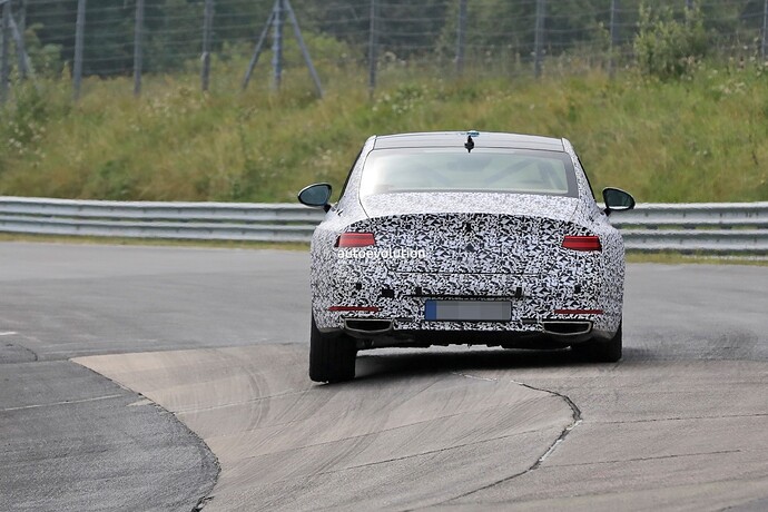 2023-genesis-g90-spied-lapping-the-nurburgring-in-the-wet_19
