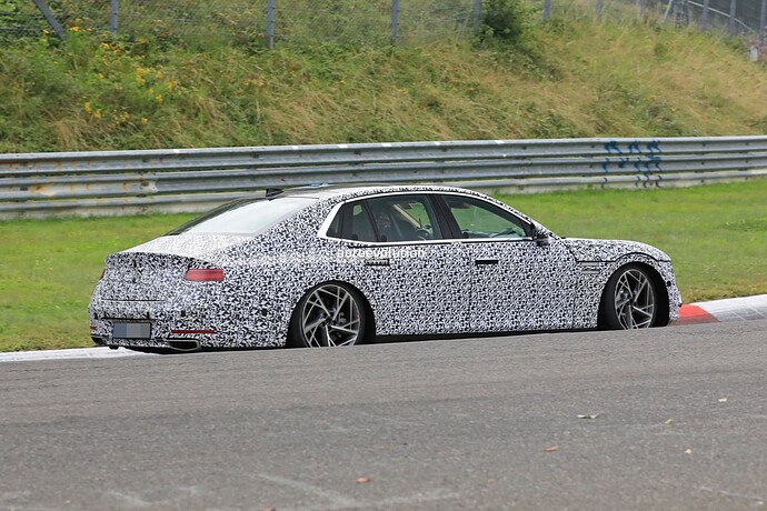 2023-genesis-g90-spied-lapping-the-nurburgring-in-the-wet_16