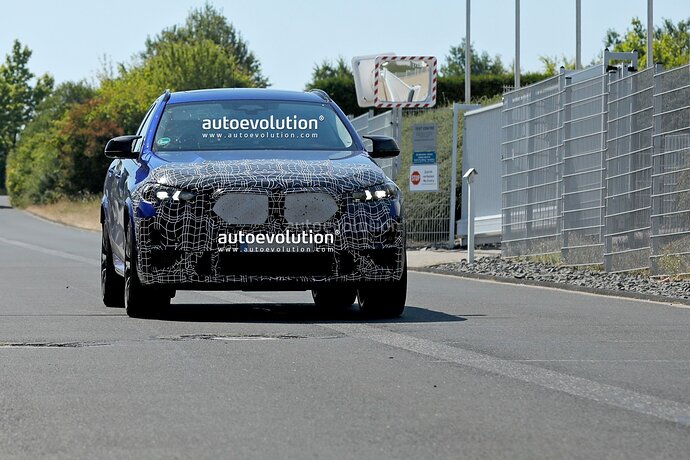 2024-bmw-x6-m-facelift-spied-on-the-nurburgring-with-minimal-camo-massive-grille_13