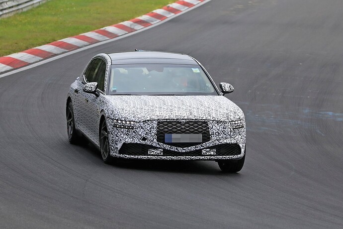 2023-genesis-g90-spied-lapping-the-nurburgring-in-the-wet_12