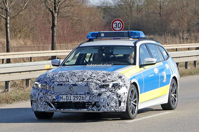 2023-bmw-3-series-touring-police-car-looks-serious-debut-is-probably-imminent-185322_1