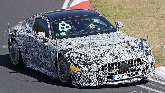 mercedes-amg-gt-coupe-plug-in-hybrid-spy-shots (15)