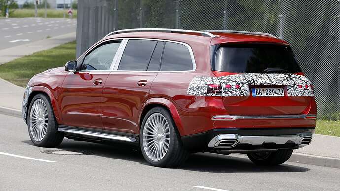 Maybach GLS facelift spies-3