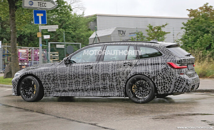 2022-bmw-m3-touring-spy-shots--photo-credits-baldauf-sb-medien_100759189_h