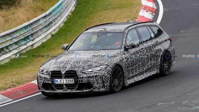 2022-bmw-m3-touring-front-view-spy-photo (5)