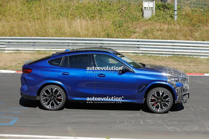 2024-bmw-x6-m-facelift-spied-on-the-nurburgring-with-minimal-camo-massive-grille_11