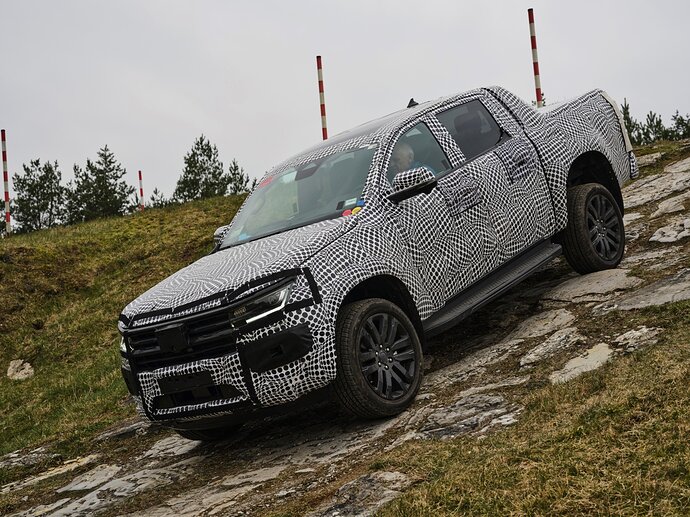 2023-volkswagen-amarok-cant-hide-ford-ranger-influences-will-get-five-engine-choices_7