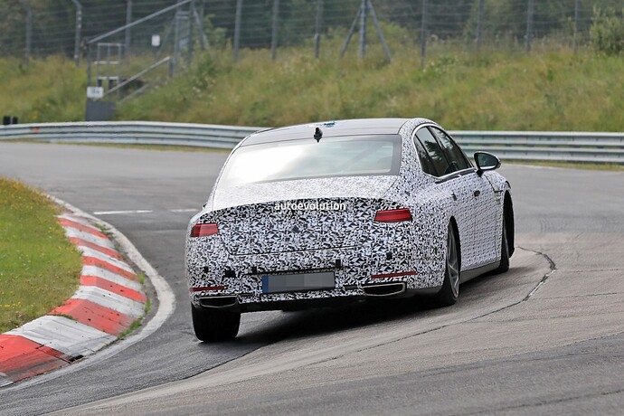 2023-genesis-g90-spied-lapping-the-nurburgring-in-the-wet_18