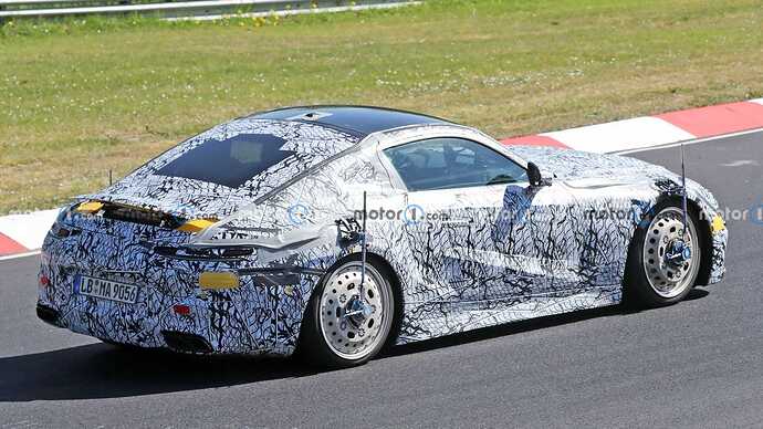 mercedes-amg-gt-coupe-plug-in-hybrid-spy-shots (19)
