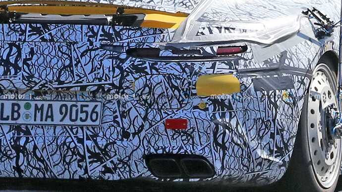 mercedes-amg-gt-coupe-plug-in-hybrid-spy-shots (1)