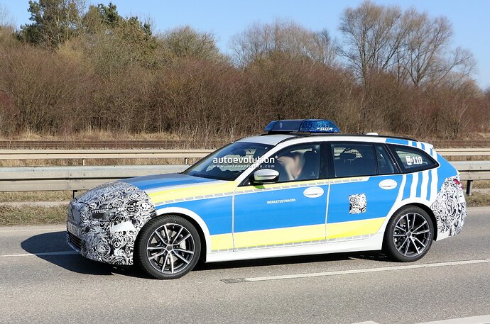 2023-bmw-3-series-touring-police-car-looks-serious-debut-is-probably-imminent_6