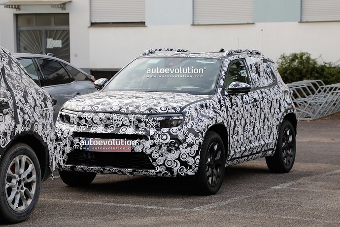 2023-jeep-baby-suv-gets-spied-inside-and-out-development-is-moving-forward_1