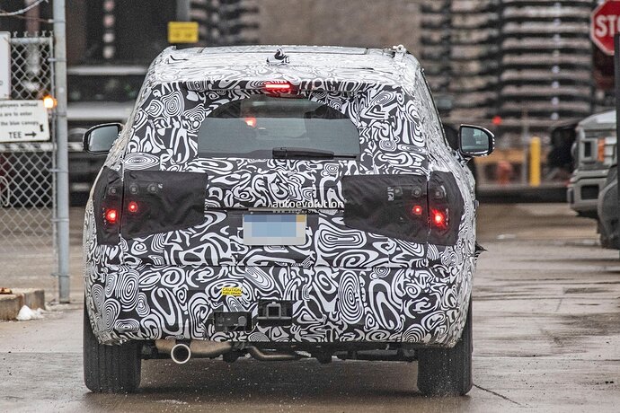 new-ford-suv-prototype-spied-could-revive-fusion-moniker_20