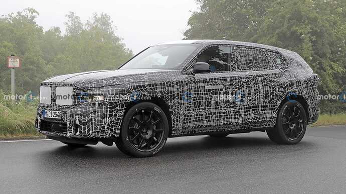 bmw-x8-spied-flaunting-unusual-tailpipe-layout (13)