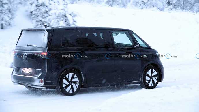 2023-vw-id.-buzz-spy-photo (20)