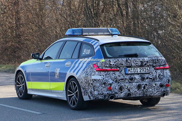 2023-bmw-3-series-touring-police-car-looks-serious-debut-is-probably-imminent_15