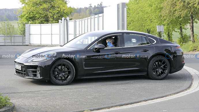2024-porsche-panamera-spy-shots-nurburgring (4)