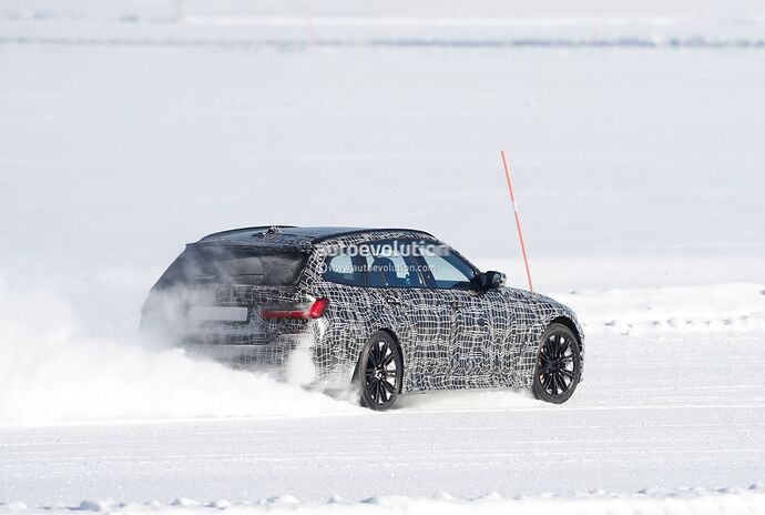 2023-bmw-m3-touring-looks-unphased-by-the-snow-in-latest-spy-video_14