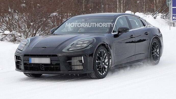 2024 Porsche Panamera spy shots - Photo credit__yyt. Baldauf_SB-Medien (4)
