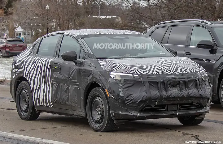 2026-nissan-leaf-spy-shots--photo-via-baldauf_100952041_h
