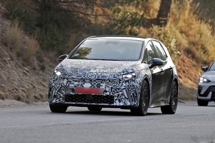 imgi_33_2026-cupra-born-spied-with-refreshed-front-bumper-headlights-and-taillights_1