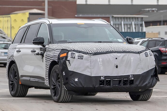 2024-lincoln-aviator-facelift-shows-restyled-front-end-new-infotainment-activeglide_2