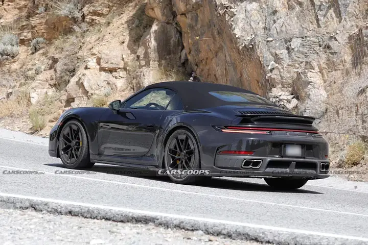 Porsche-911-Turbo-convertible-scoop-00005-1024x684