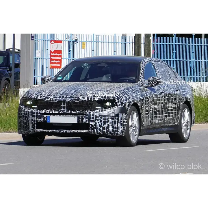 BMW 5 Series facelift is coming — reimagined with the Neue Klasse front! Thoughts#bmw #5series #5er #lci #bmw5series #prototype #erlkönig #spyshot #carspy #Germany #luxury #lifestyle #limousine #freudeamfahren