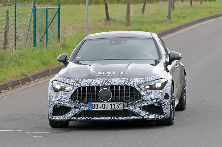 2025-mercedes-amg-cle-63-spied-it-s-a-c-63-dressed-in-different-attire_1