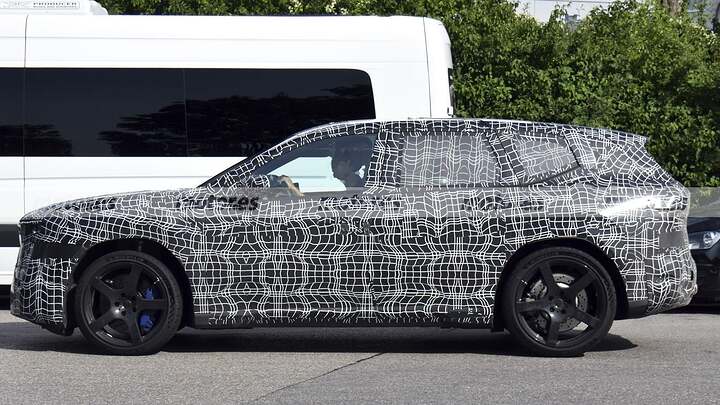 Este iX3 esconde algo muy gordo, será el primer SUV eléctrico firmado por BMW M y dejará huella en Nürburgring 8