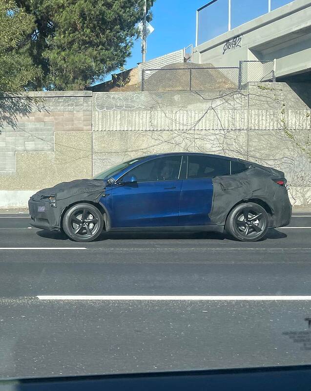 Tesla Model 2_20250729_003632482