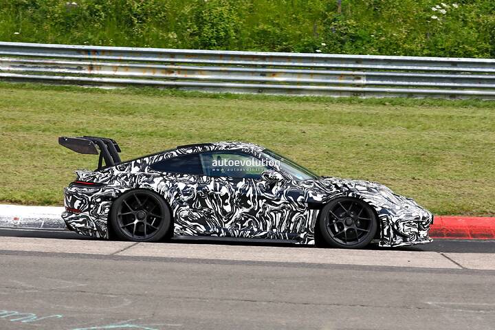 porsches-newcarscoops-2027-updated-gt3-rs-hits-the-nurburgring_14