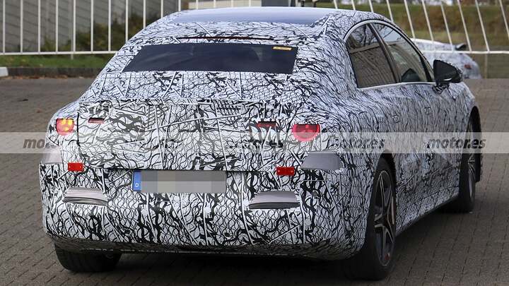 mercedes-clase-c-eq-fotos-espia-destape-2025110683-1761214167_18