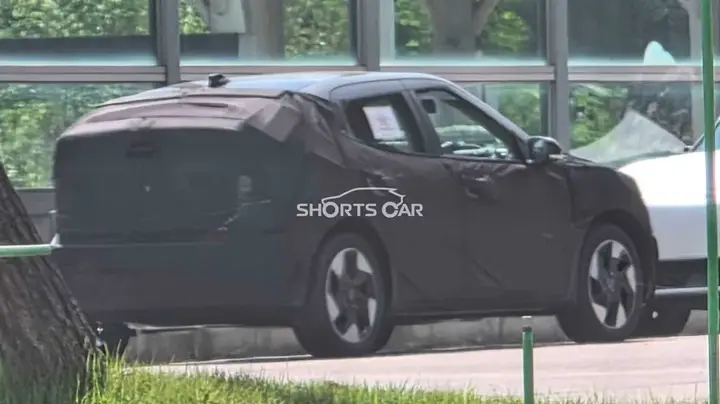 kia-ev2-coupe-spied-for-the-first-time-980x551.jpg