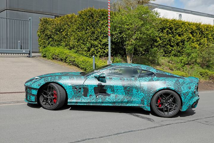 2025-aston-martin-dbs-superleggera-caught-with-production-exhaust-outlets_6