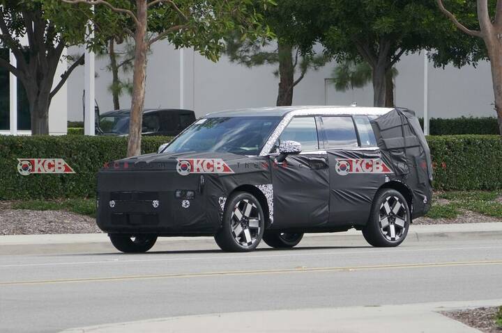 imgi_69_us-spec-2027-santa-fe-pleos-connect-5-980x653