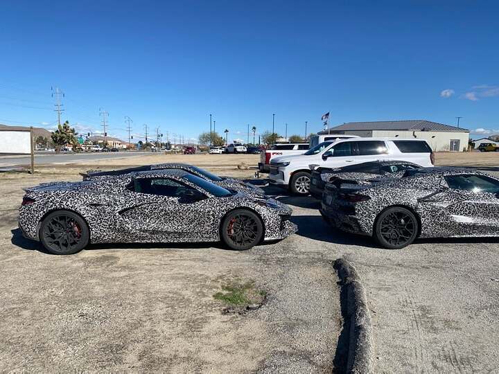 c8-corvette-zr1-prototypes-spied-testing-with-multiple-rear-wing-designs_2