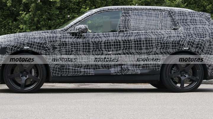 BMW ya prueba el iX5 M70 xDrive, no parece un super-SUV eléctrico pero va a volar 6