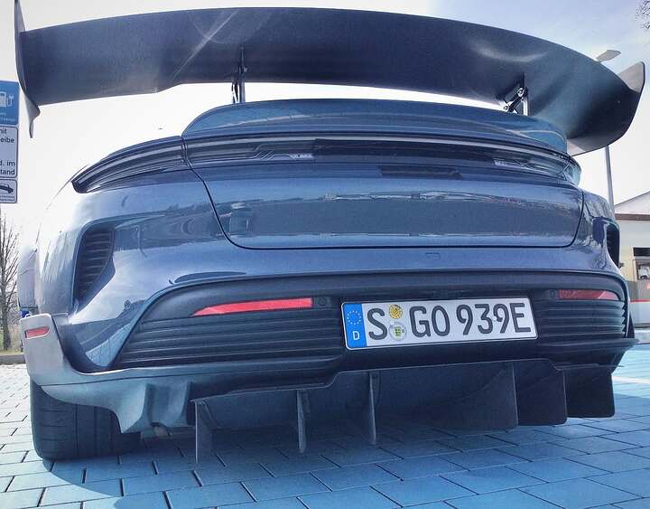 💥💥💥💥💥Porsche Taycan GT4 RS Prototype Spied Wearing Aggressive Aero Parts #porsche #spied #e (2)