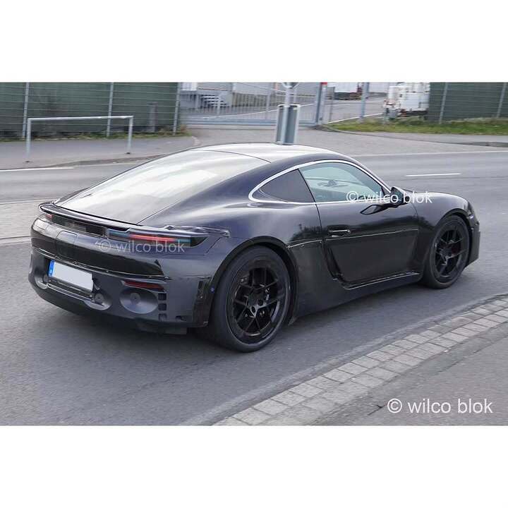 We still don’t know when the electric Porsche Cayman will be revealed. But one thing’s for sure (1)
