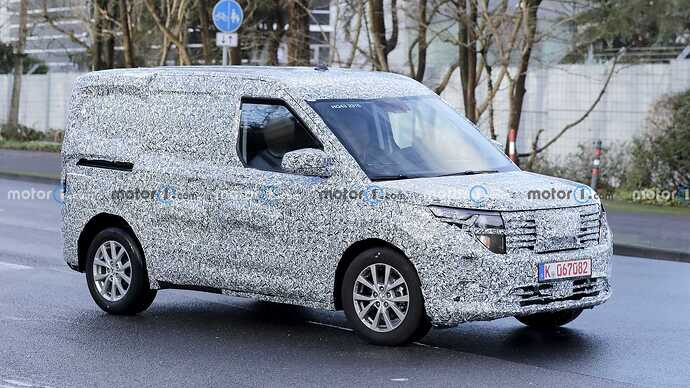 ford-transit-courier-first-spy-photo (4)