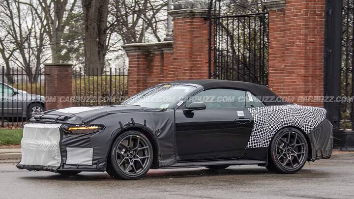 imgi_159_ford-mustang-dark-horse-sc-convertible-spy-photo-newcarscoops--11