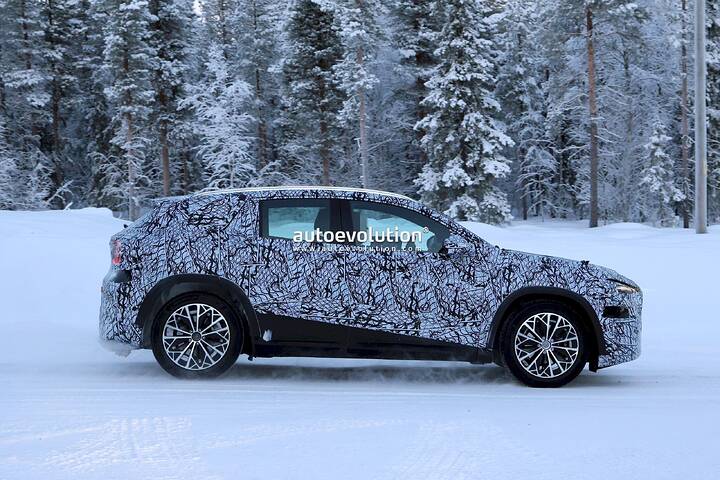 imgi_50_2027-mercedes-benz-gla-newcarscoops-final-tests-in-freezing-temperatures_11