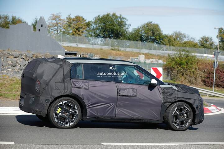 imgi_64_kias-baby-ev-hits-the-nurburgring-in-sporty-guise_21