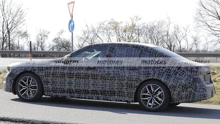 bmw-serie-5-restyling-2026-fotos-espia-2025107129-1741784623_10