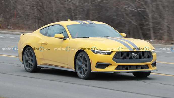 2024-ford-mustang-base-model-spy-photo