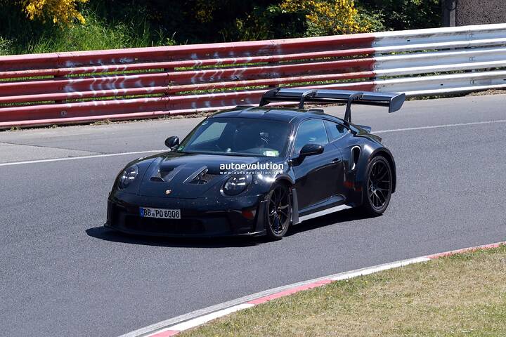 imgi_38_porsches-new-911-gt2-rs-spied-time-to-dump-that-gt3-rs_1